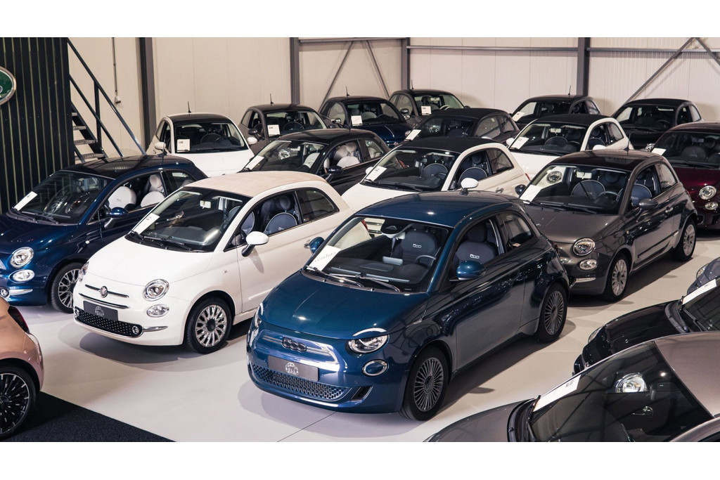 Fiat 500 1.2 Lounge uit 2016 bij Bella Motori in Nieuwleusen