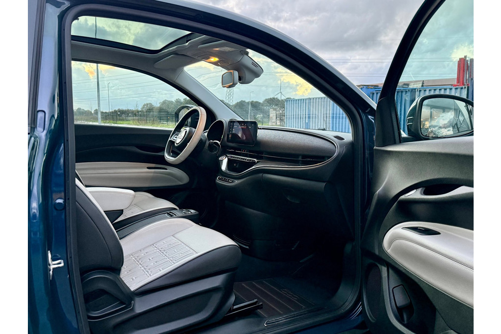 Fiat 500e La Prima 42 kWh, foto 16