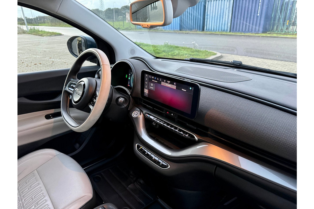 Fiat 500e La Prima 42 kWh, foto 20