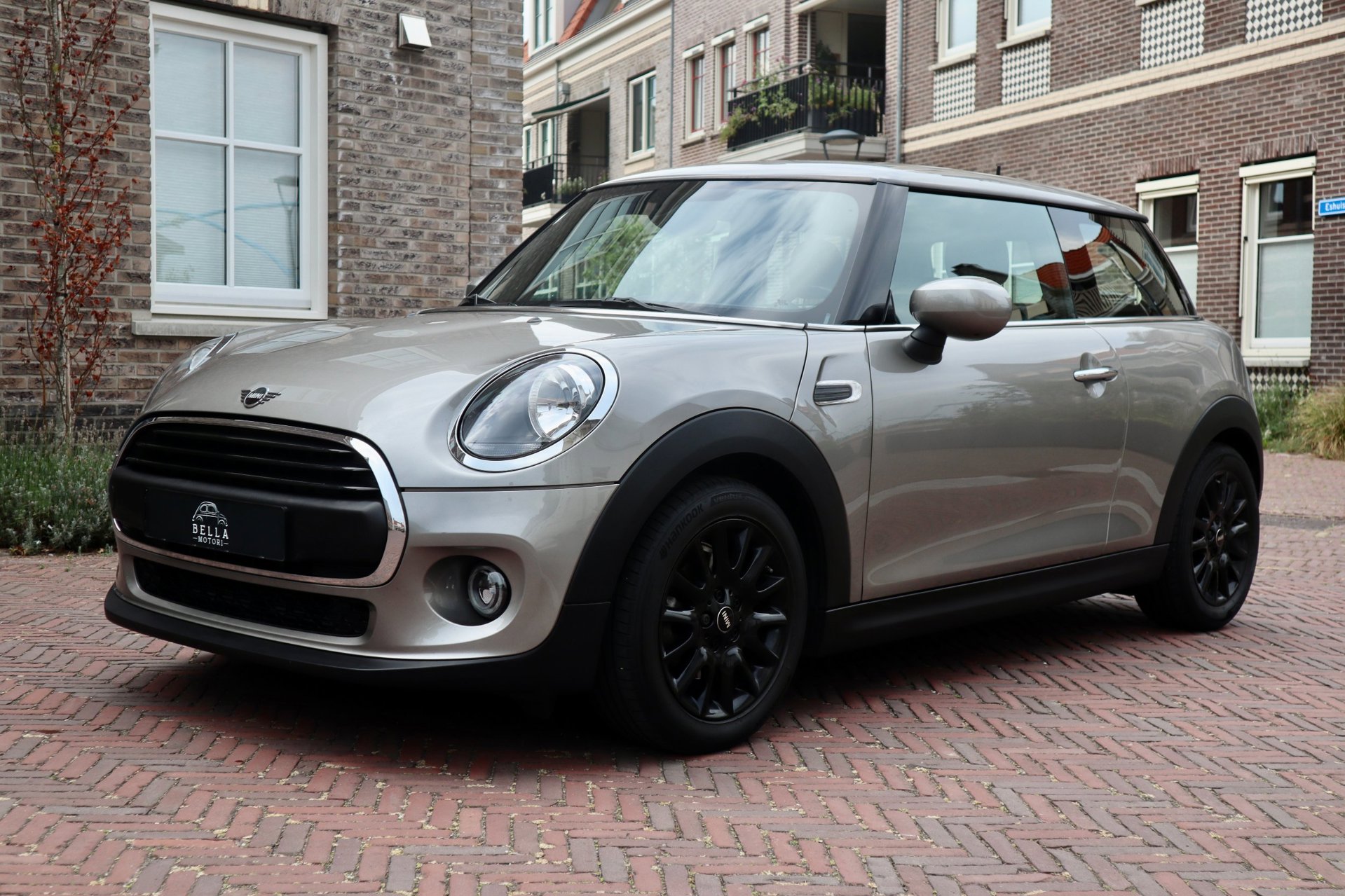 Mini Cooper One 1.5 uit 2020, verkocht door Bella Motori