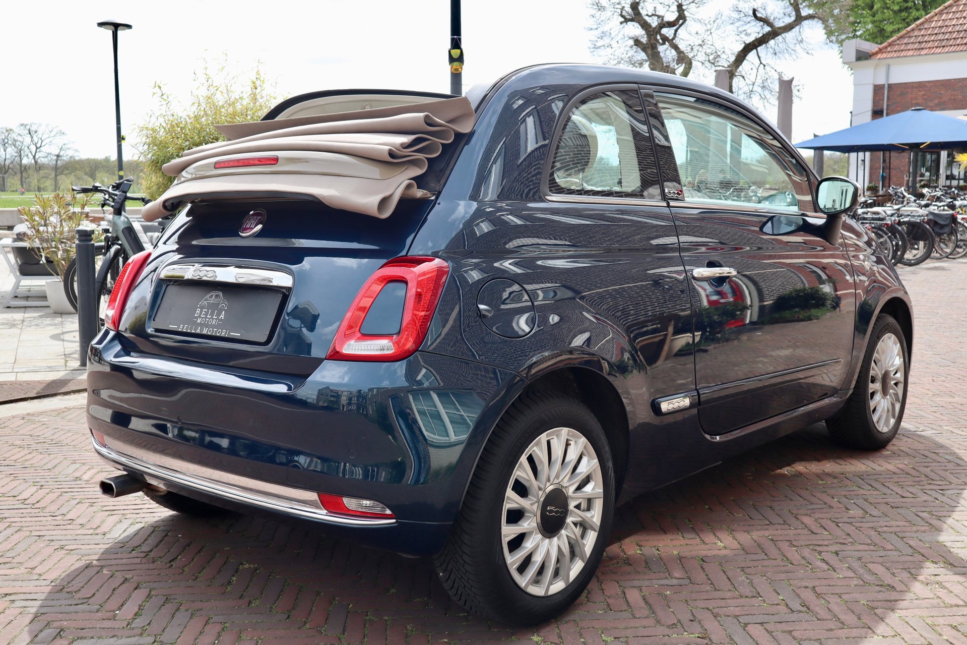 Fiat 500 C 1.2 Lounge uit 2016, verkocht door Bella Motori