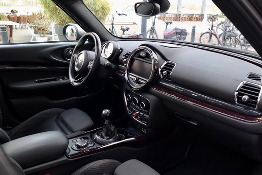 Mini Clubman 1.5 Cooper uit 2016, verkocht door Bella Motori