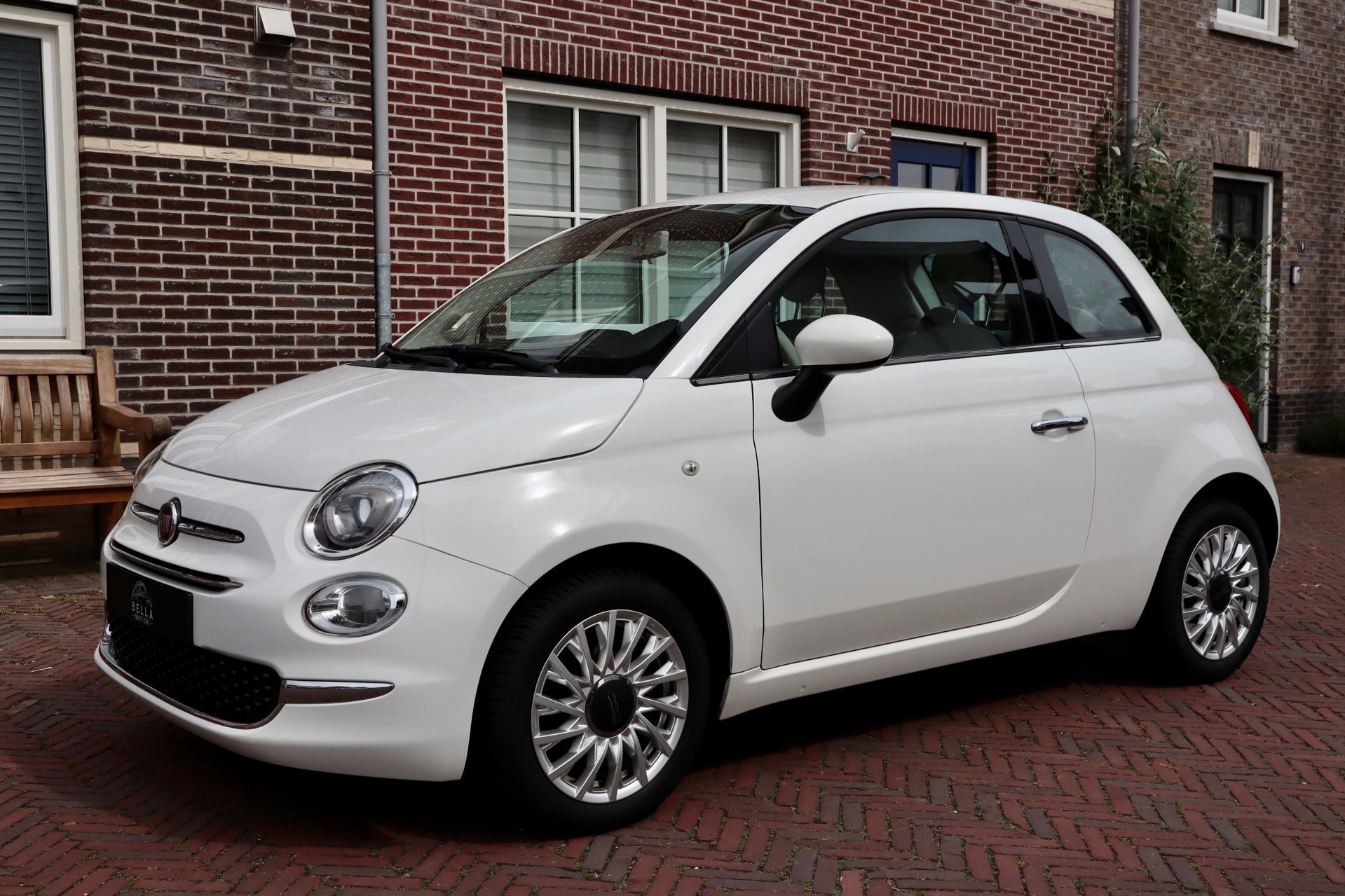 Fiat 500 1.2 Lounge uit 2020, verkocht door Bella Motori