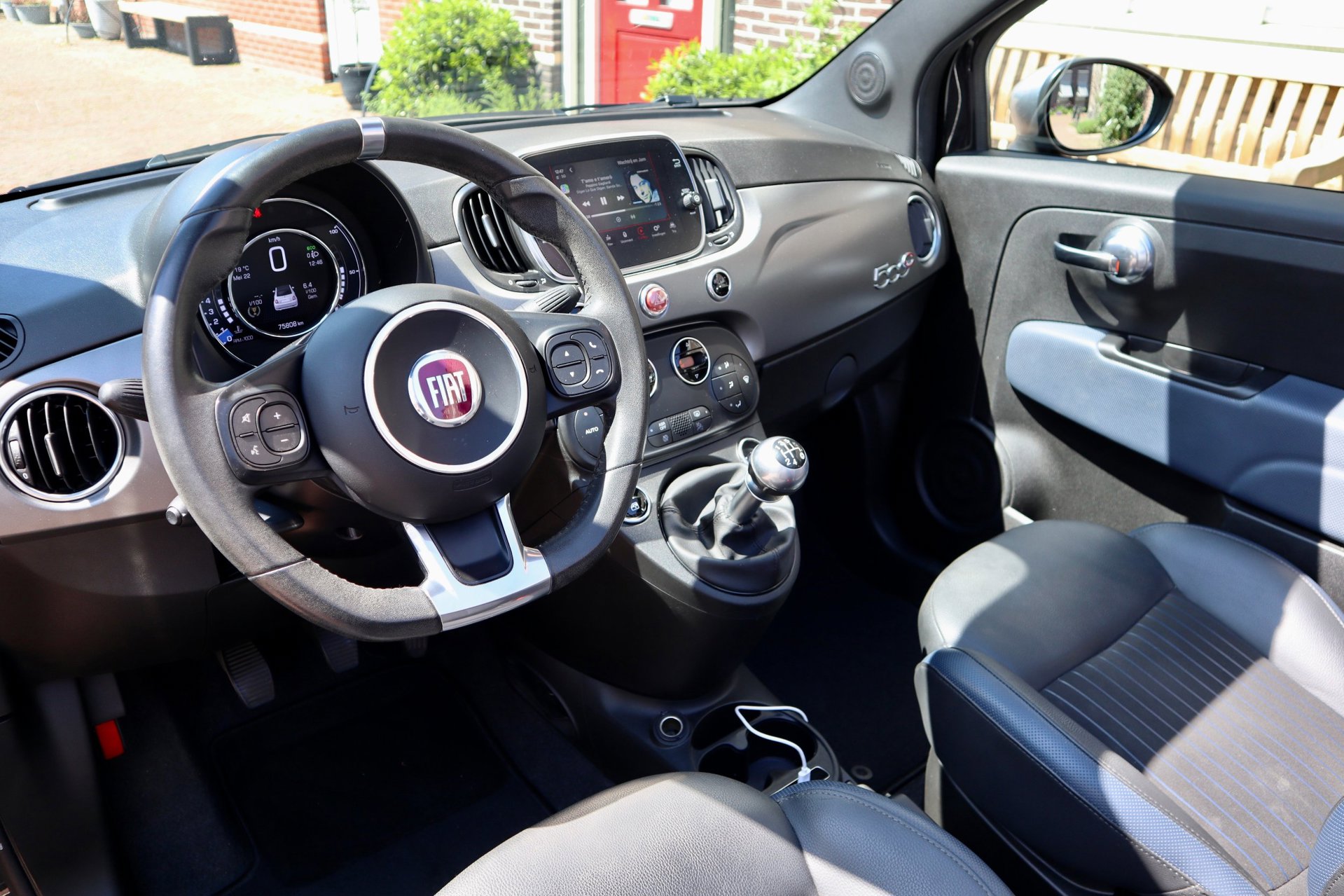 Fiat 500 C 0.9 TwinAir Rockstar uit 2019, verkocht door Bella Motori